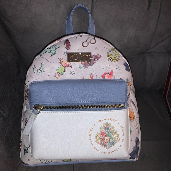 Handbags - NWT Harry Potter Bioworld Hogwarts School of Witchcraft